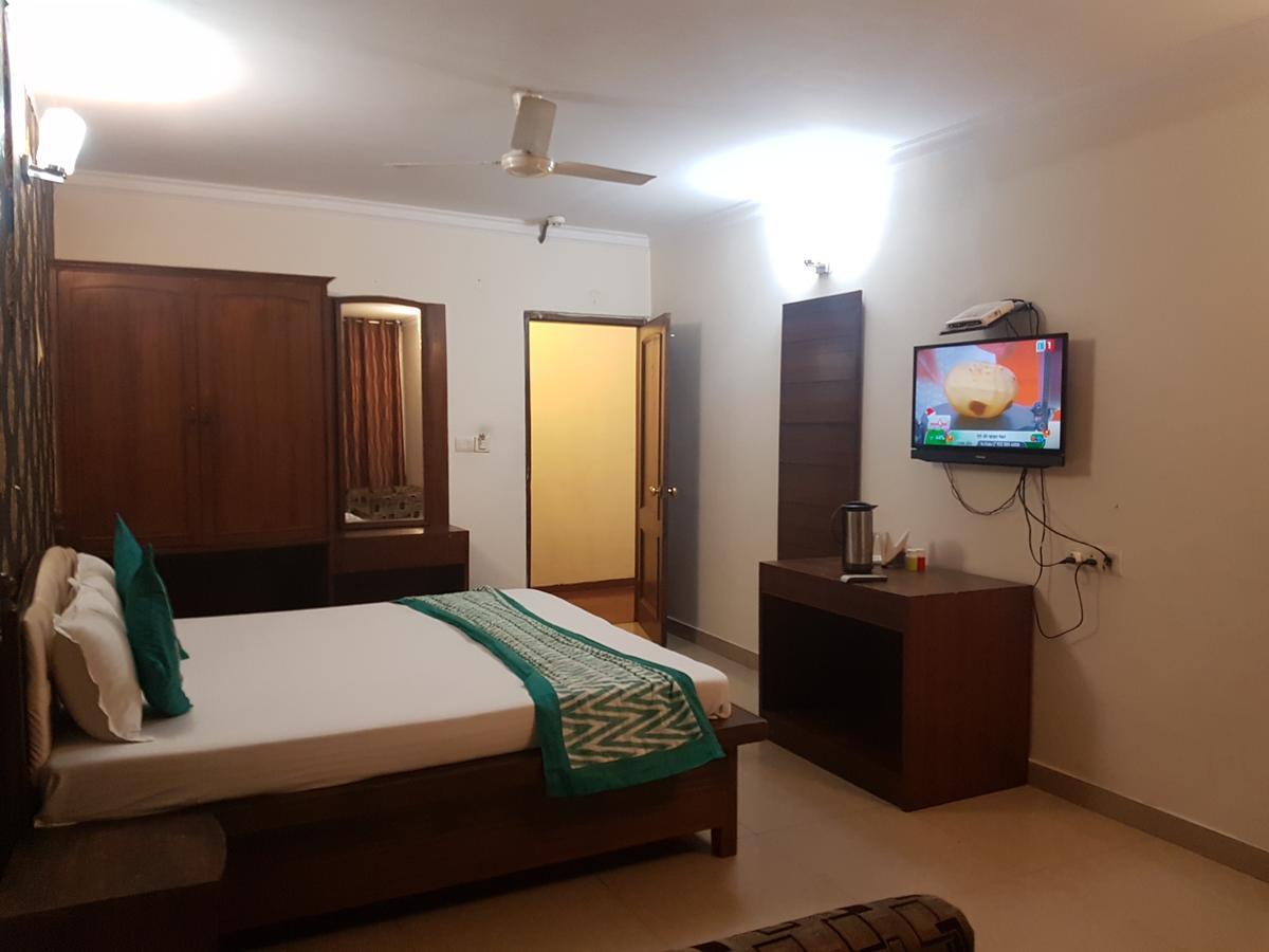 Hotel Haryana Chandigarh Bagian luar foto