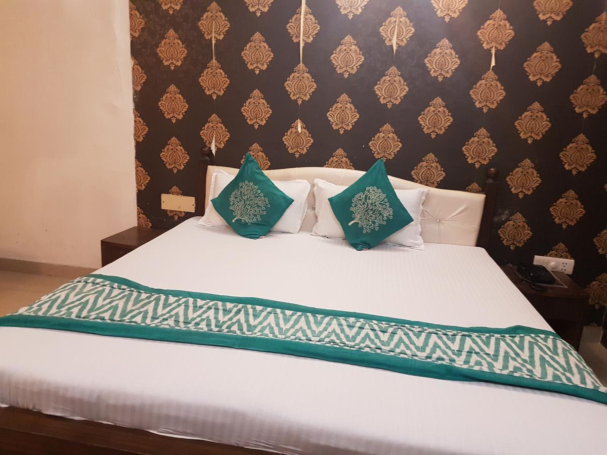 Hotel Haryana Chandigarh Bagian luar foto