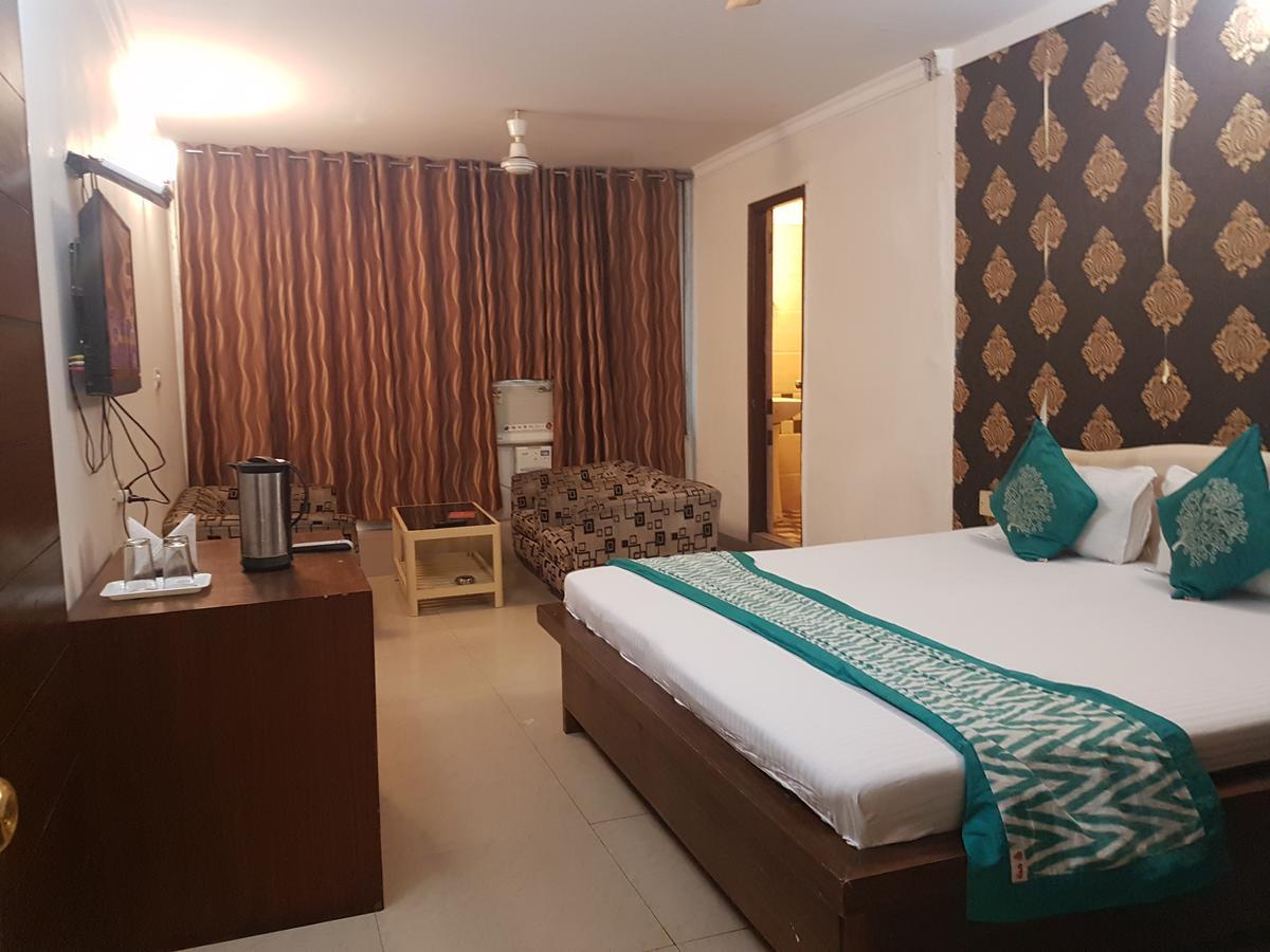 Hotel Haryana Chandigarh Bagian luar foto