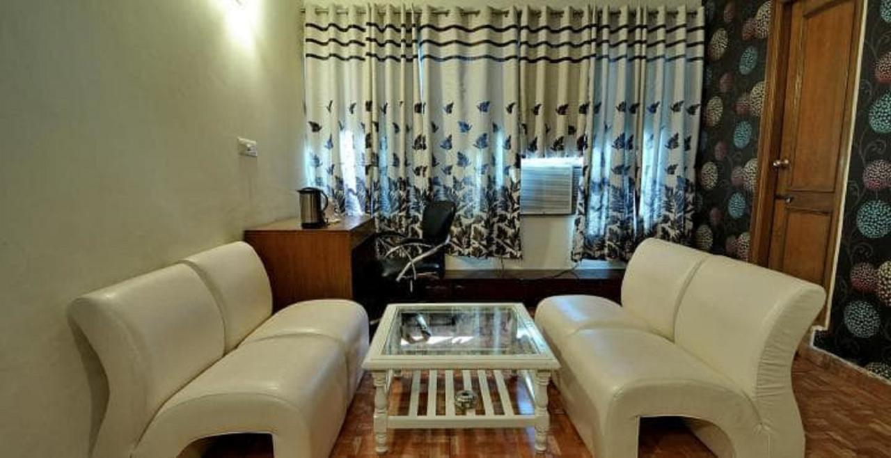 Hotel Haryana Chandigarh Bagian luar foto