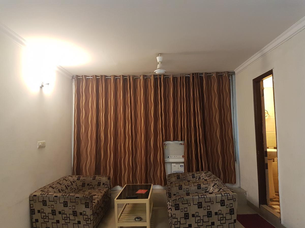 Hotel Haryana Chandigarh Bagian luar foto