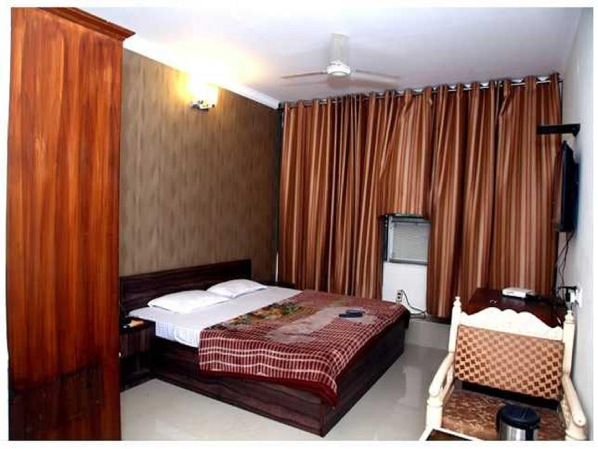 Hotel Haryana Chandigarh Bagian luar foto